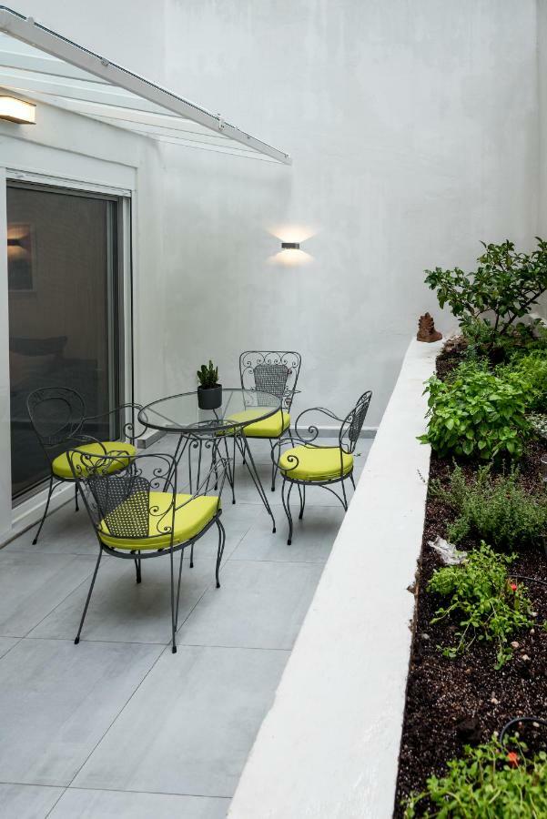 Central Cozy Studio With A Secret Garden Athens Exterior photo