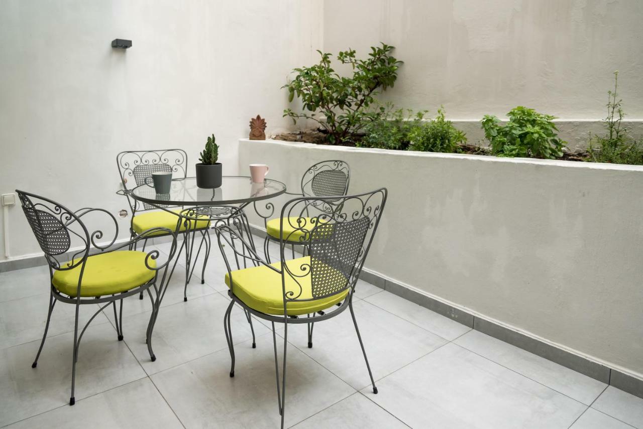 Central Cozy Studio With A Secret Garden Athens Exterior photo